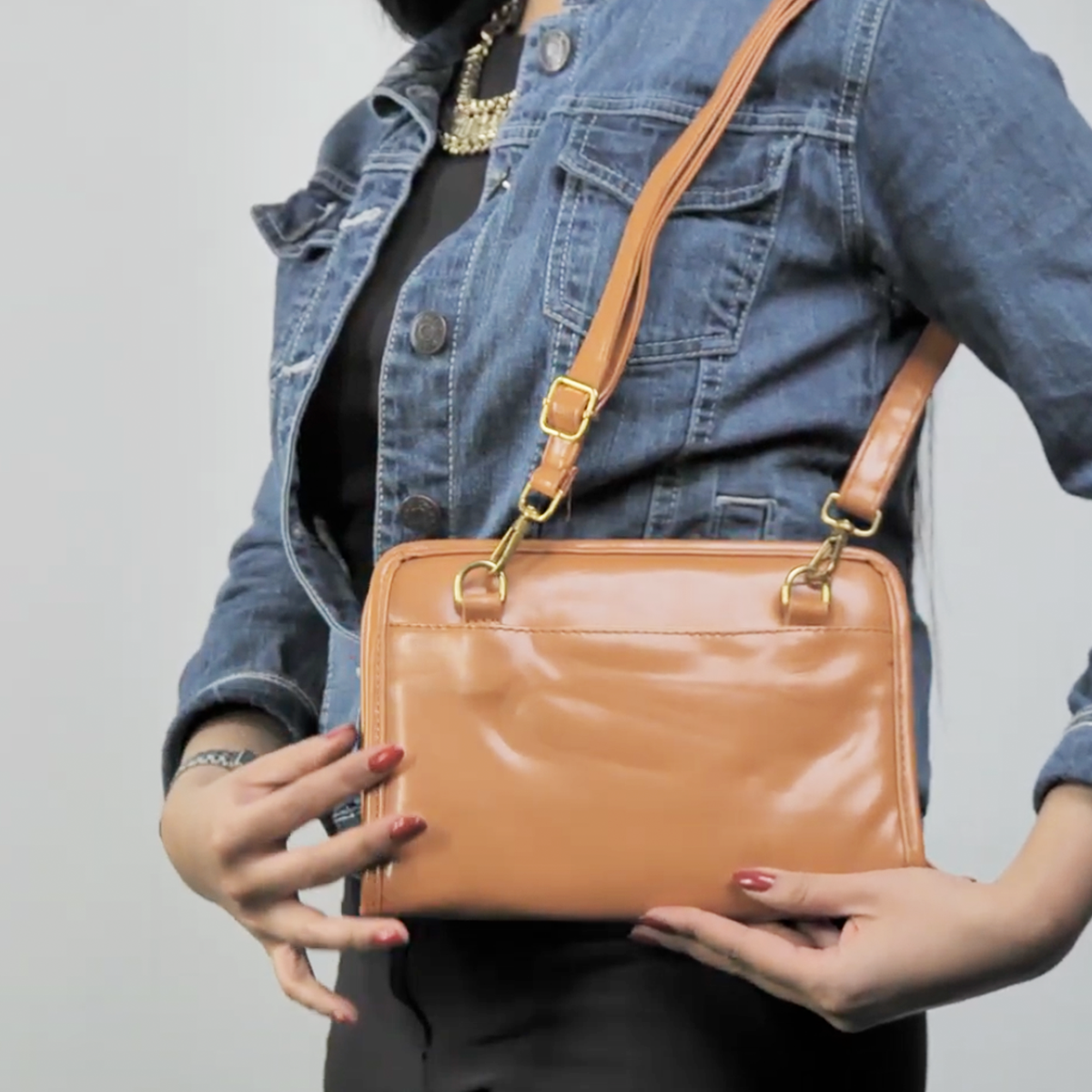 gid://shopify/MediaImage/25707630854214